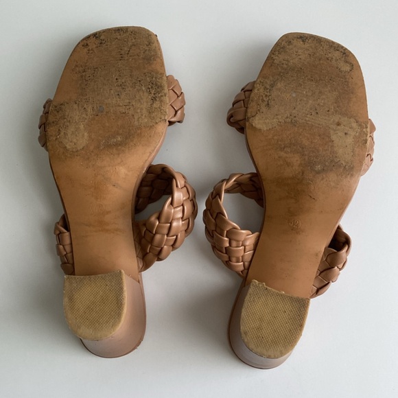 Braided Double Strapped Tan Slip-On Sandals With 3 Inch Chunky Heel Size 10 - Picture 6 of 8